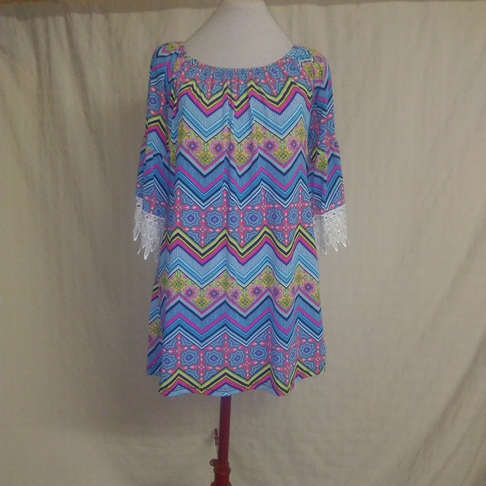 Win Win L-XL Lace Sleeve Tunic